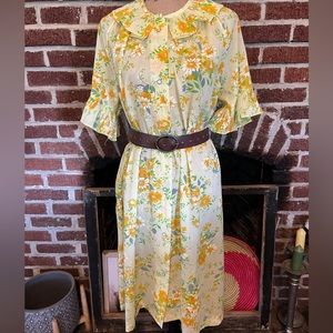 VINTAGE floral house dress